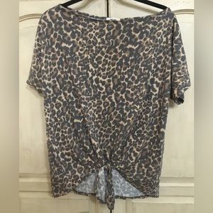 First Love Women’s Animal Print Tie Front Short Sleeve Top Size M EUC